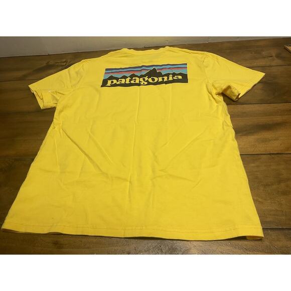 Patagonia Mens Yellow Logo Responsibili Tee Size Large - Picture 6 of 7